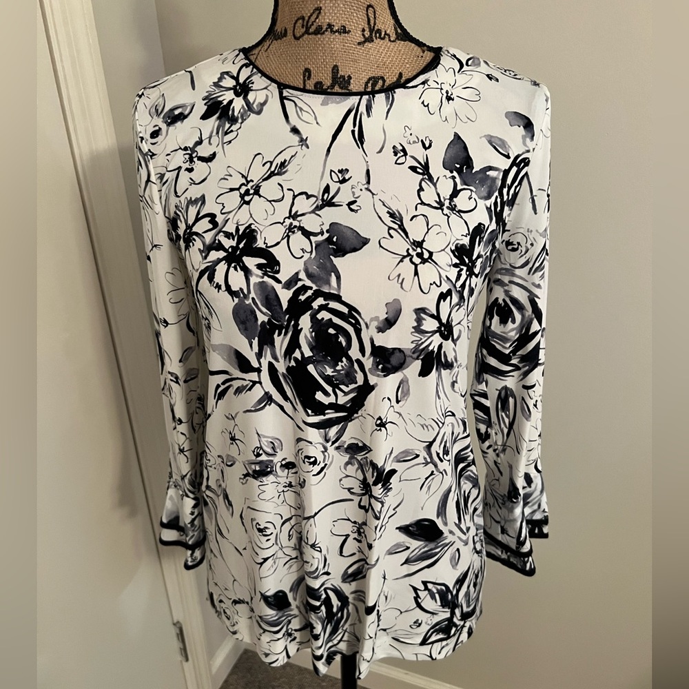 Karl Lagerfeld Paris Yessie Trumpet Sleeve Blouse Size Small